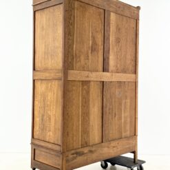 Ąžuolinė trijų durų rūbų spinta su veidrodžiais 55,5x135x213 cm