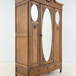 Ąžuolinė trijų durų rūbų spinta su veidrodžiais 55,5x135x213 cm