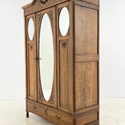 Ąžuolinė trijų durų rūbų spinta su veidrodžiais 55,5x135x213 cm