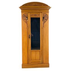 Art Nouveau riešutmedžio vitrina su apšvietimu 48x106x220 cm