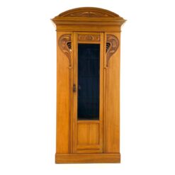 Art Nouveau riešutmedžio vitrina su apšvietimu 48x106x220 cm