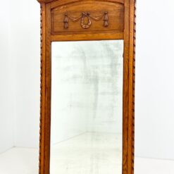 Sendintas veidrodis ąžuoliniame drožinėtame rėme 8×91,5×181 cm