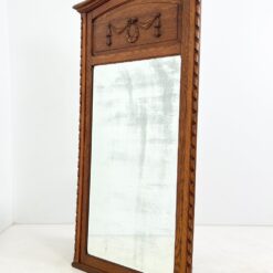 Sendintas veidrodis ąžuoliniame drožinėtame rėme 8×91,5×181 cm