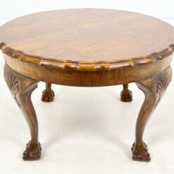 Chippendale stiliaus apvalus riešutmedžio staliukas 71,5×71,5×48 cm