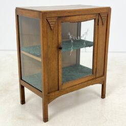Art Deco ąžuolinė vitrinėlė 34x62x75 cm