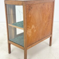 Art Deco ąžuolinė vitrinėlė 34x62x75 cm