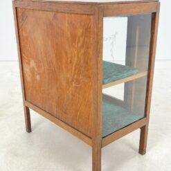 Art Deco ąžuolinė vitrinėlė 34x62x75 cm