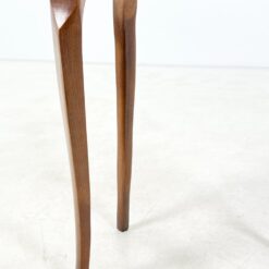 Pupos formos riešutmedžio dviejų stalčių spintelė 29×49,5×62 cm