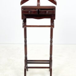 Pastatoma raudonmedžio kabykla kostiumui su stalčiukais 48x51x124,5 cm