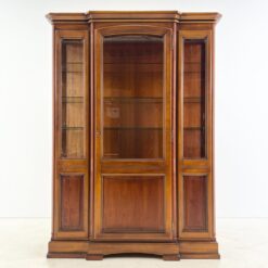 Klasikinio stiliaus riešutmedžio bufetas 49x151x205 cm
