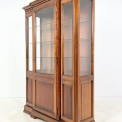 Klasikinio stiliaus riešutmedžio bufetas 49x151x205 cm