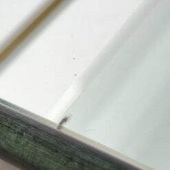 Metalinis staliukas stikliniu stalviršiumi su veidrodinio stiklo lentyna 102,5×102,5×40,5 cm