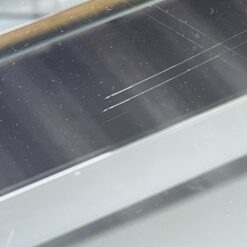 Metalinis staliukas stikliniu stalviršiumi su veidrodinio stiklo lentyna 102,5×102,5×40,5 cm