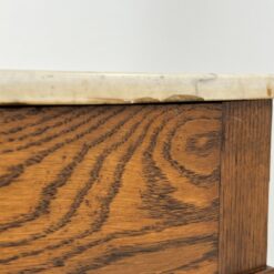 Ąžuolinis prieškambaris su trimis veidrodžiais ir dviejomis spintelėmis akmeniniais stalviršiais 41×130,5×194 cm