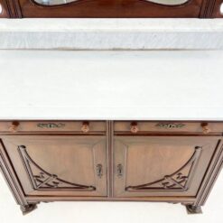 Art Nouveau raudonmedžio komoda su marmuriniu stalviršiumi ir veidrodžiu 51x111x186 cm