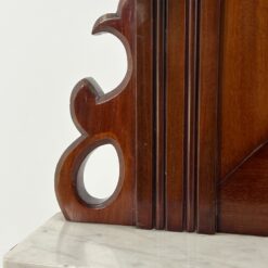 Art Nouveau raudonmedžio komoda su marmuriniu stalviršiumi ir veidrodžiu 51x111x186 cm