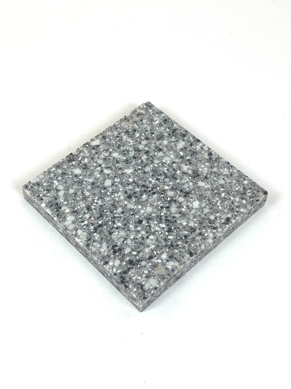 E1155-kiti-indai-1 Plastikinis padėkliukas puodeliui 10,2×10,2×1,5 cm