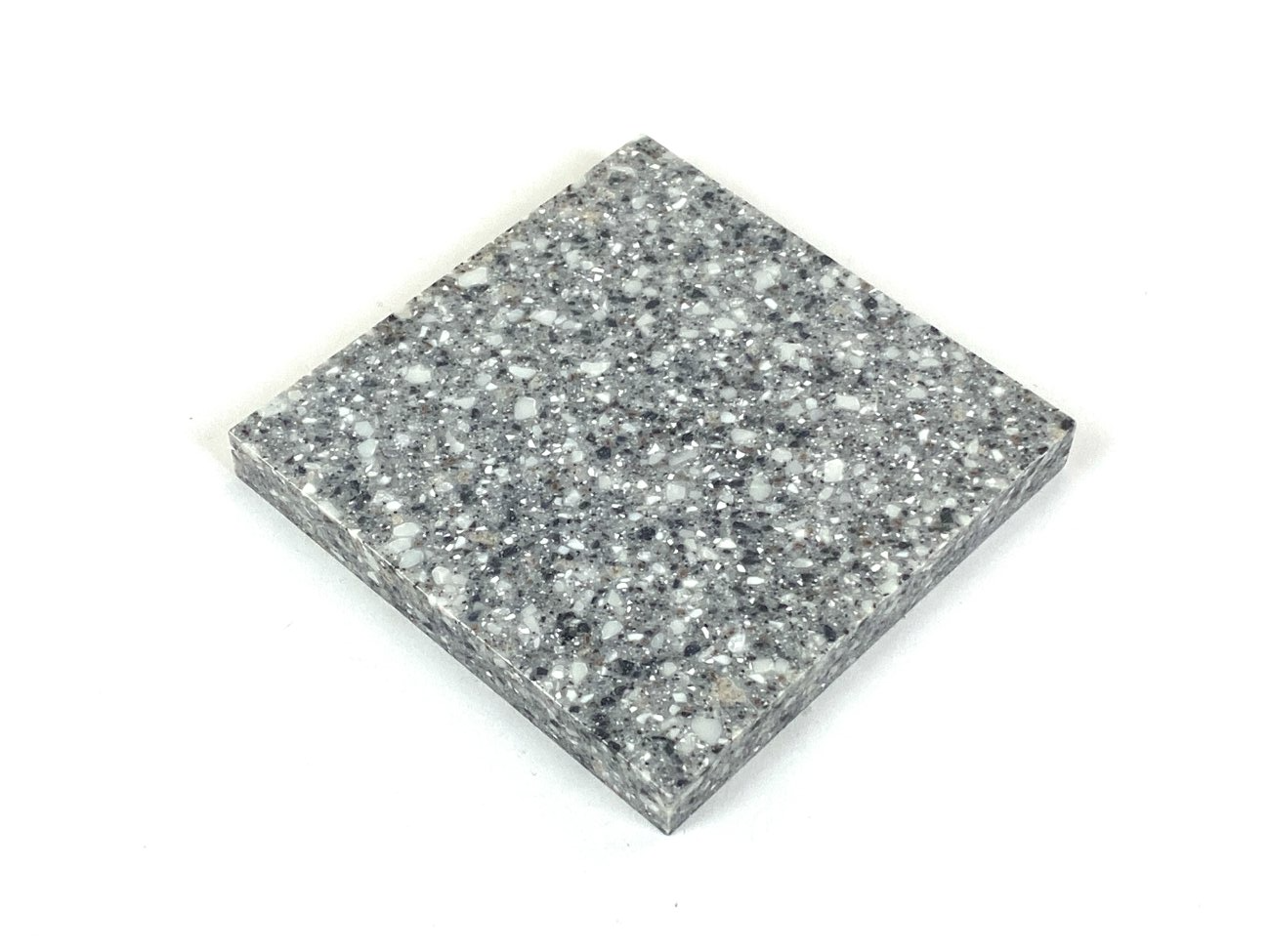 E1155-kiti-indai-2 Plastikinis padėkliukas puodeliui 10,2×10,2×1,5 cm