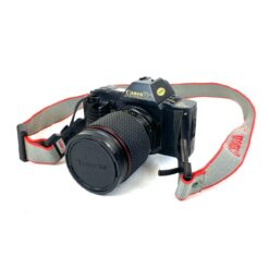 Vintažinis japoniškas Canon T70 juostinis fotoaparatas su Tokina SZ-X 28-105mm objektyvu 15,5x15,5x9,5 cm