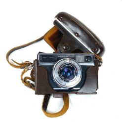 Vintažinis vokiškas Zeiss Ikon Voigtländer Vitessa 500S juostinis fotoaparatas su odiniu dėklu