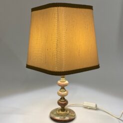 Stalinis šviestuvas iš onikso su tekstilės gaubtu 25,5×25,5×48 cm