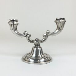 Vokiška sidabruoto metalo dviejų šakų žvakidė 11x20x15 cm
