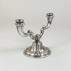 Vokiška sidabruoto metalo dviejų šakų žvakidė 11x20x15 cm