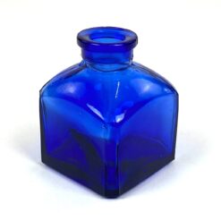 Senovinis mėlynos spalvos stiklo rašalo buteliukas 5,5x5,5x7 cm