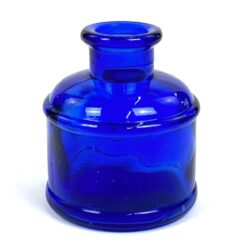 Senovinis mėlynos spalvos stiklo rašalo buteliukas 6x6x7 cm