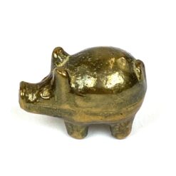 Miniatiūrinė žalvarinė paršelio statulėlė 1,5x3x2 cm