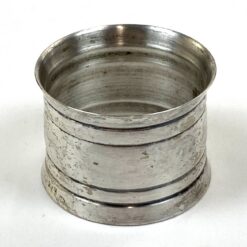 Sidabruoto metalo servetėlės žiedas 4,5x3x4,5 cm