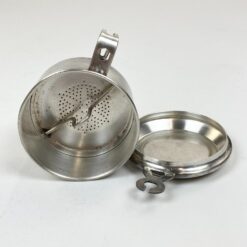 Art Deco laikotarpio sidabruoto metalo kavinukas – kavos filtras 9x14x6,5 cm