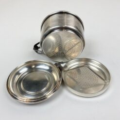 Art Deco laikotarpio sidabruoto metalo kavinukas – kavos filtras 9x13x6,5 cm