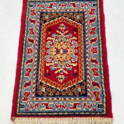 Sintetinis, gamyklinis kilimas 72x40x0,6 cm
