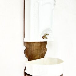 „Maestricht” sieninis lavabo fontanas 26×31,5×83 cm