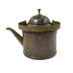 Varinis arbatinis alavuotu vidumi su žalvarine rankena 3300 ml 19x28x23 cm