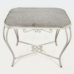 Metalinio rėmo, provanso stiliaus pufas 39x52x44 cm