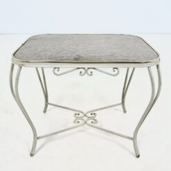 Metalinio rėmo, provanso stiliaus pufas 39x52x44 cm