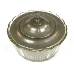 Stiklinis indas metaliniu dangčiu gamintas jubiliejaus progai 13x13x10 cm