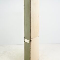 Sendinta gaubtos formos knygų lentyna su apatine spintele 51x134x204 cm