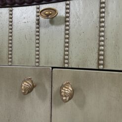 Sendinta gaubtos formos knygų lentyna su apatine spintele 51x134x204 cm
