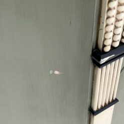Sendinta gaubtos formos knygų lentyna su apatine spintele 55x156x204 cm
