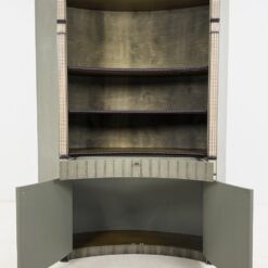 Sendinta gaubtos formos knygų lentyna su apatine spintele 55x156x204 cm