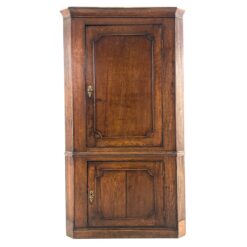 Ąžuolinė kampinė spinta 63x115x211 cm