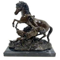 Vyro su žirgu statula iš metalo ir gipso su marmuriniu postamentu 28x54x56 cm