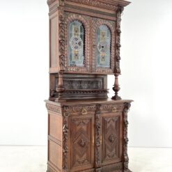 Drožinėtas dviejų dalių ąžuolinis bufetas su vitražinėmis durelėmis 53x112x248 cm