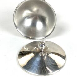 Olandiškas Douwe Egberts sidabruoto metalo indelis su dangteliu 6,5×6,5×6,5 cm