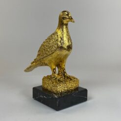 Plastikinė statula su marmuriniu postamentu "Auksinis balandis" 21x12x27,5 cm