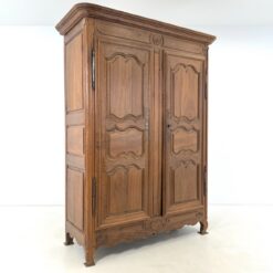 Senovinė XIX a. vid. ąžuolinė dviejų durų rūbų spinta 74x175x235 cm
