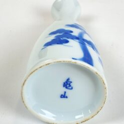 Japoniškas porcelianinis buteliukas sakė gėrimui 120 ml 6x6x13,5 cm